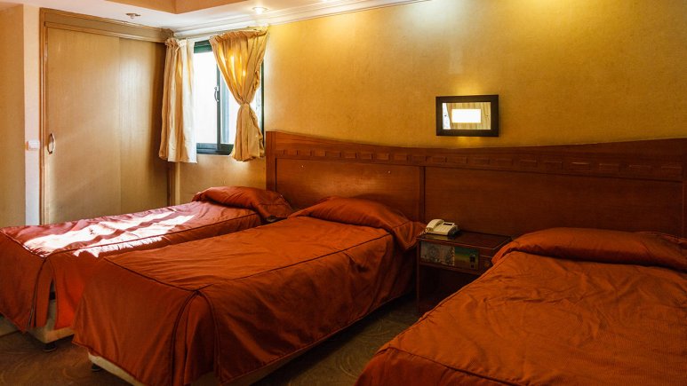 اتاق سه تخته هتل آزادی اصفهان
